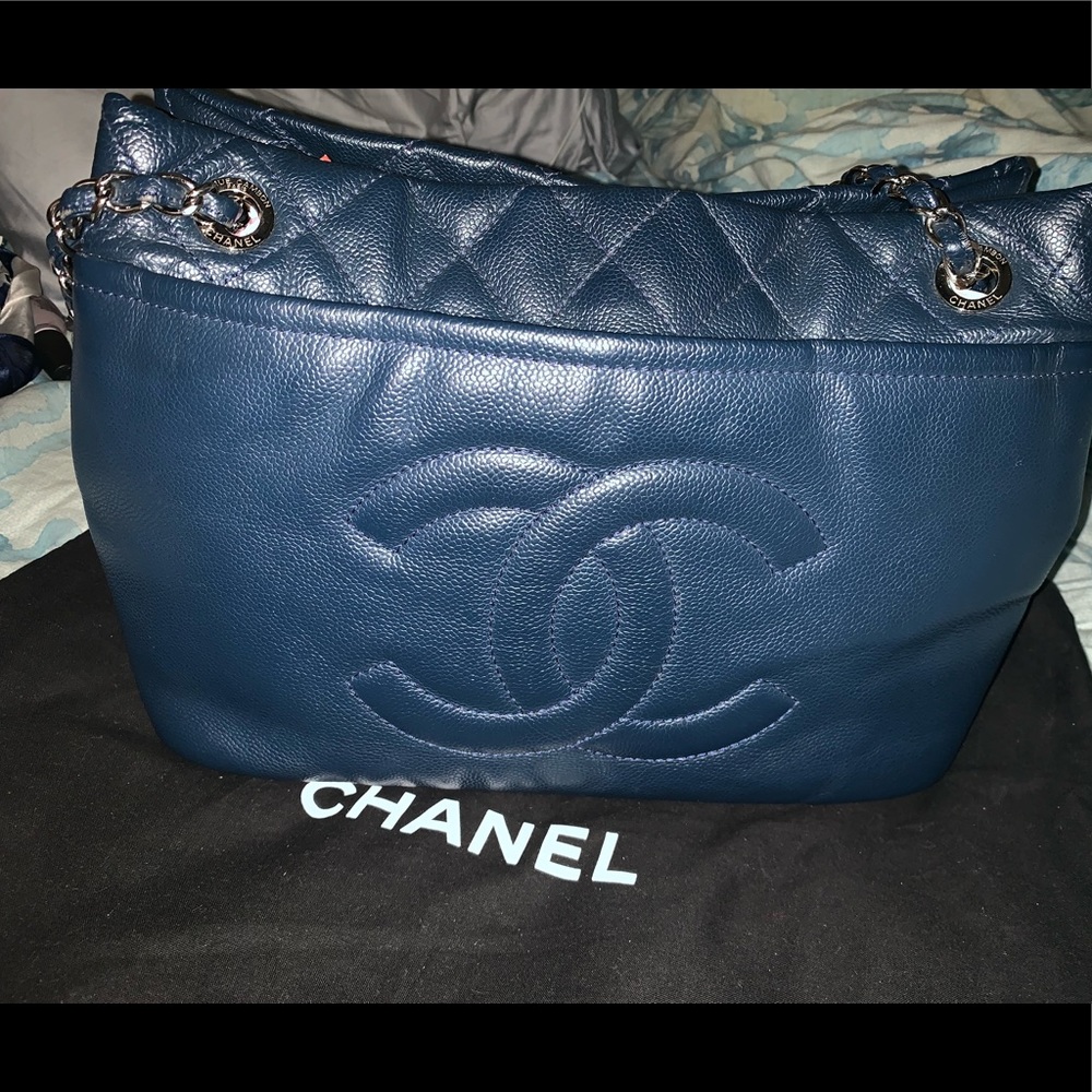 Chanel - Picture 2 of 9